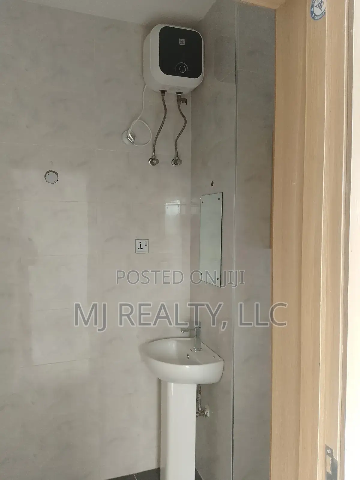 3bdrm Apartment in Ikeja GRA for sale in Ikeja GRA