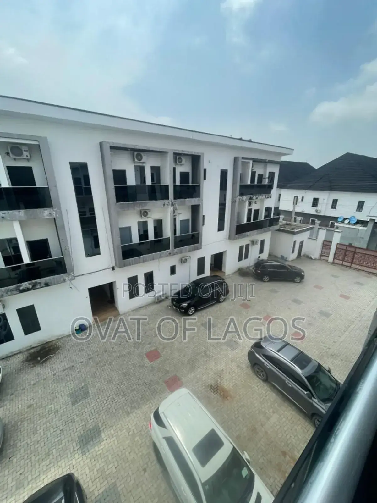 Furnished 3bdrm Block of Flats in Harris Drive, VGC / Ajah for rent in VGC / Ajah