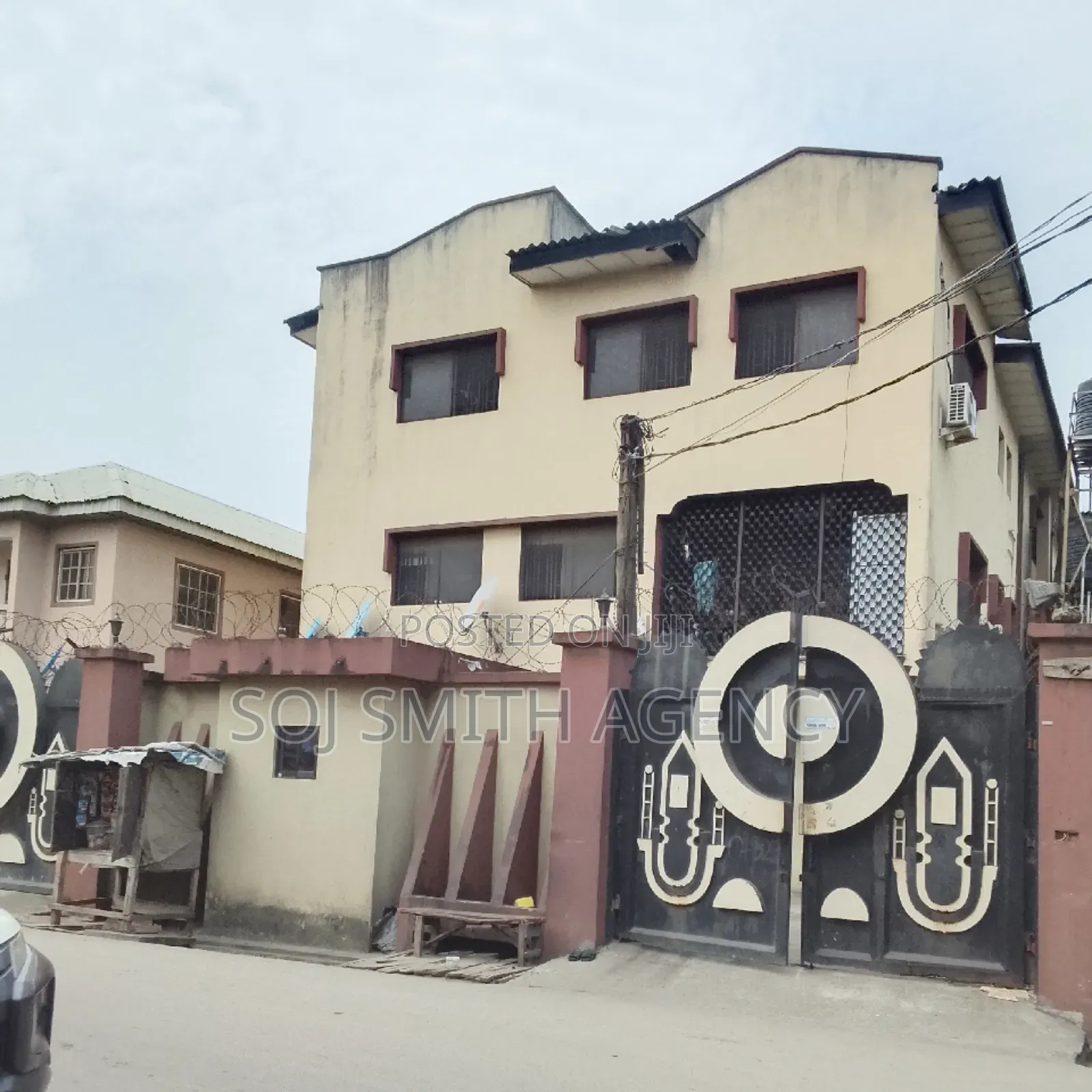 Furnished 3bdrm Block of Flats in Western Avenue for sale in Western Avenue