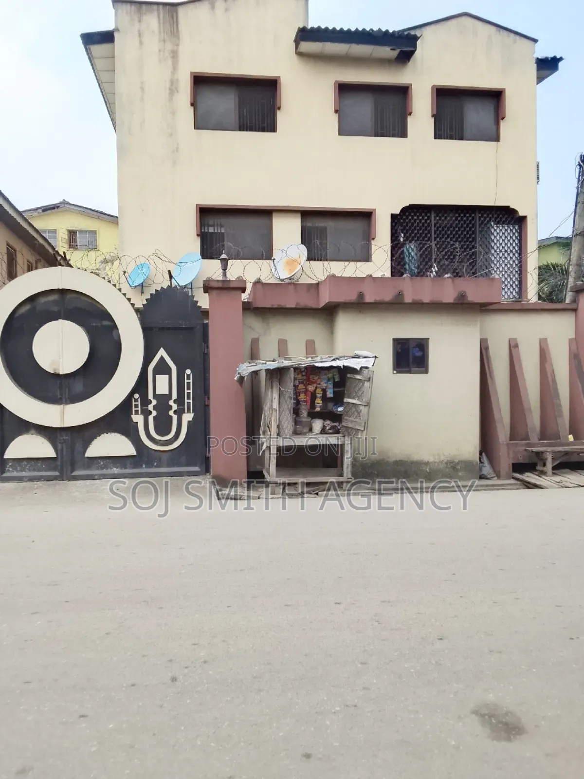 Furnished 3bdrm Block of Flats in Western Avenue for sale in Western Avenue