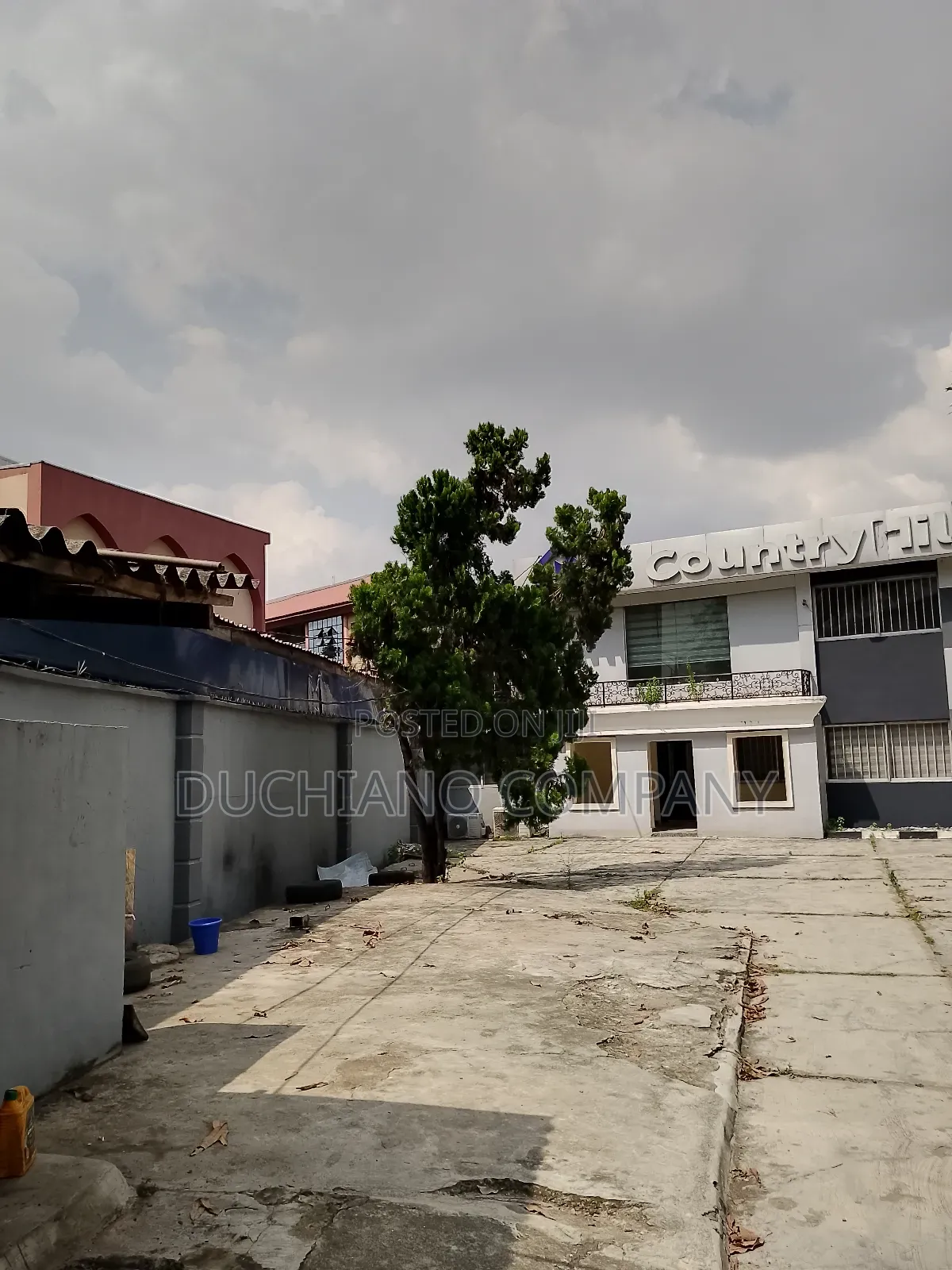 Toyin, Ikeja: 848 Square Metres Land With Structure on It. in Toyin Street
