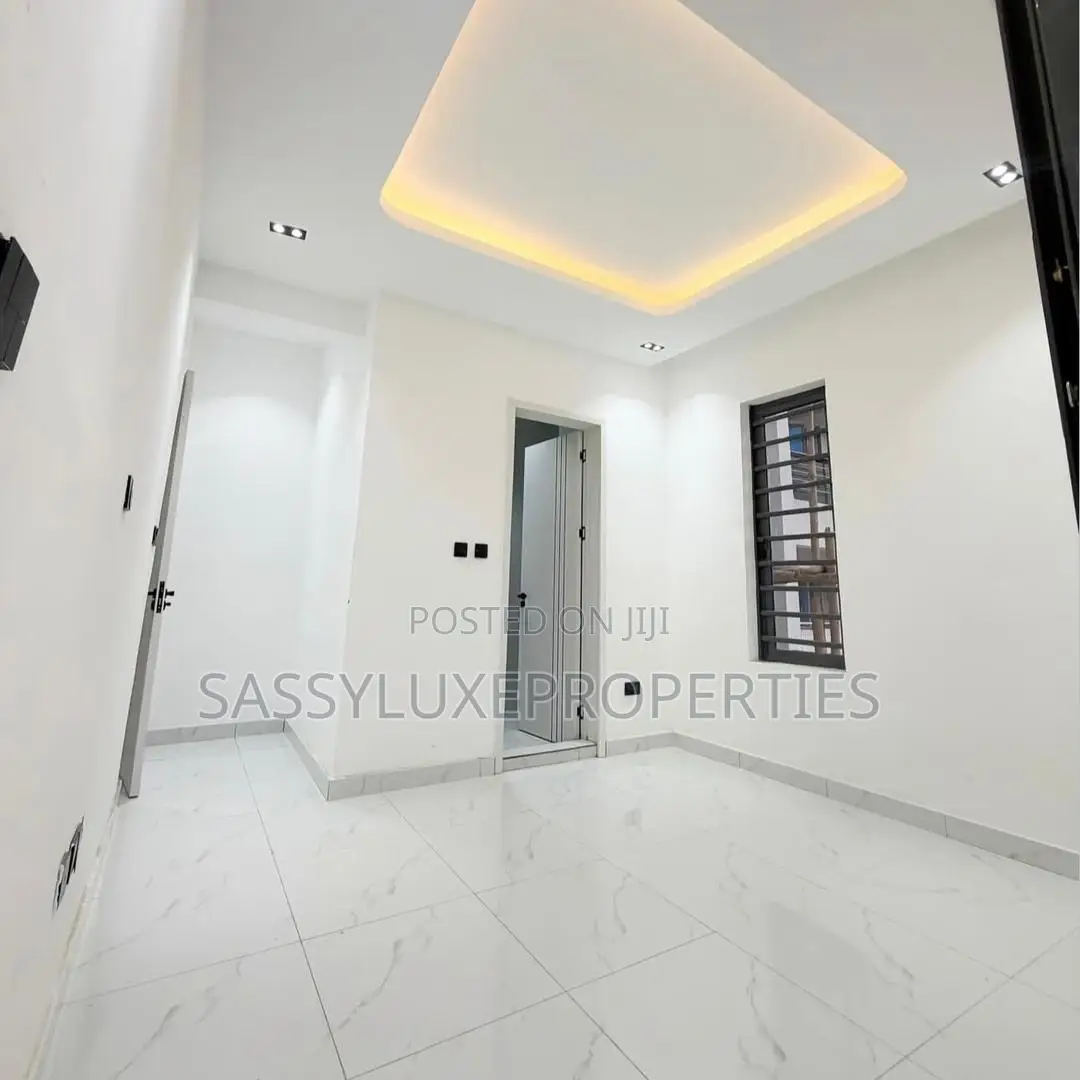 Furnished 2bdrm Apartment in Ikate for sale in Ikate