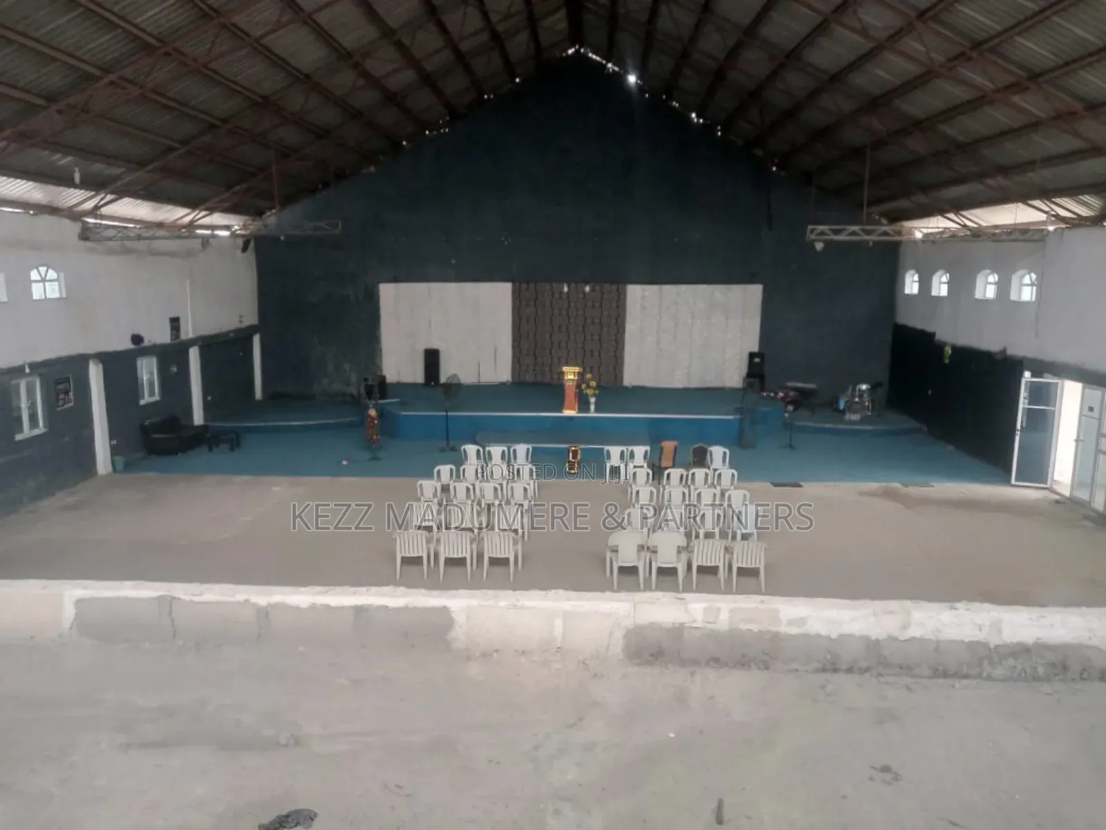 For Sale : 1000 SQMTRS Warehouse Off Airport Rd,Ph in Port-Harcourt