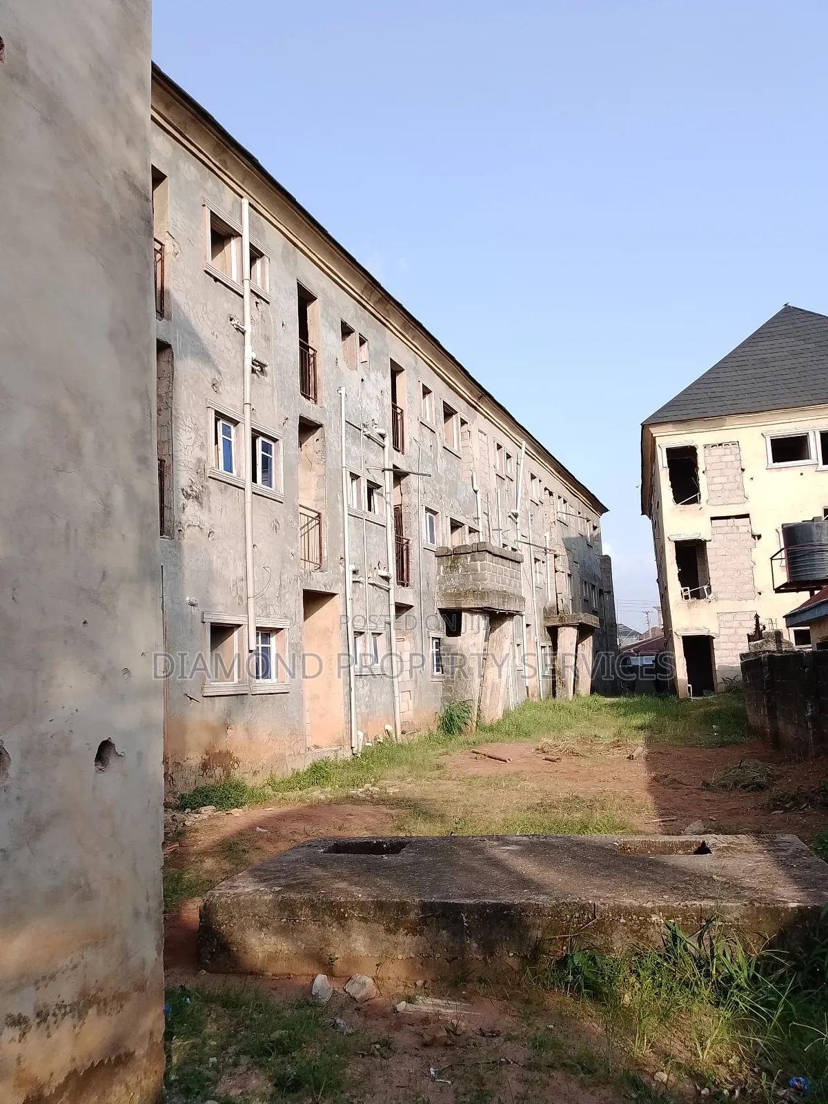 20bdrm Apartment in Nekede, Owerri for sale in Owerri