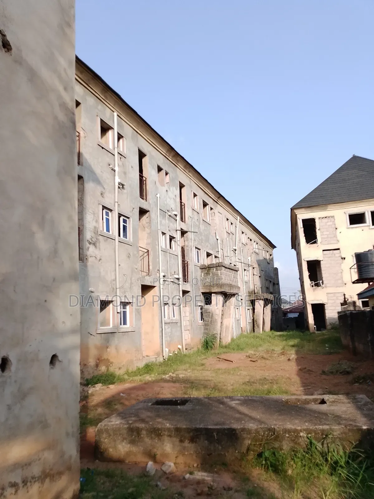 20bdrm Apartment in Nekede, Owerri for sale in Owerri