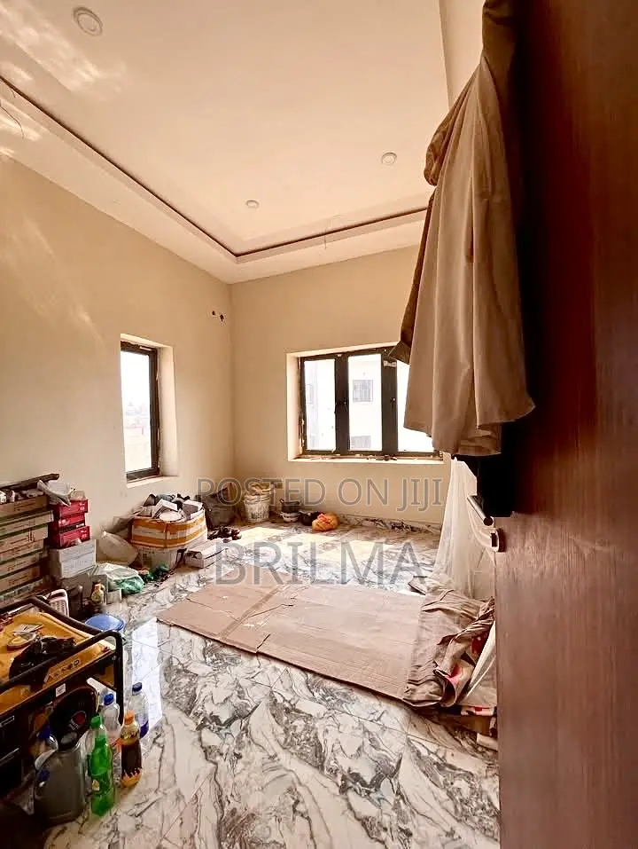 4bdrm Duplex in Durumi for sale in Durumi
