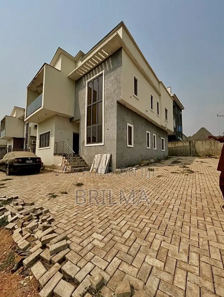 4bdrm Duplex in Durumi for sale in Durumi
