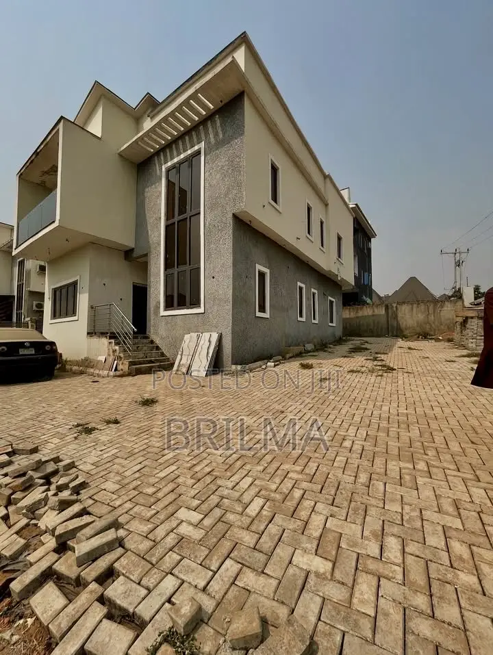4bdrm Duplex in Durumi for sale in Durumi