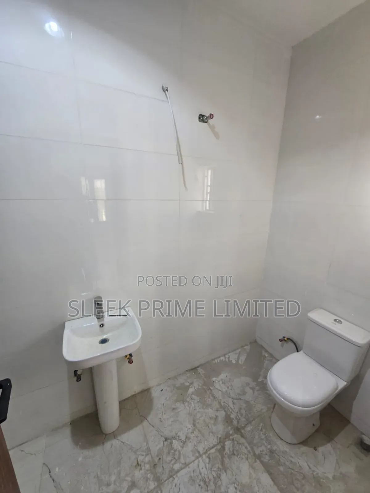 4bdrm Duplex in Lugbe District for sale in Lugbe District