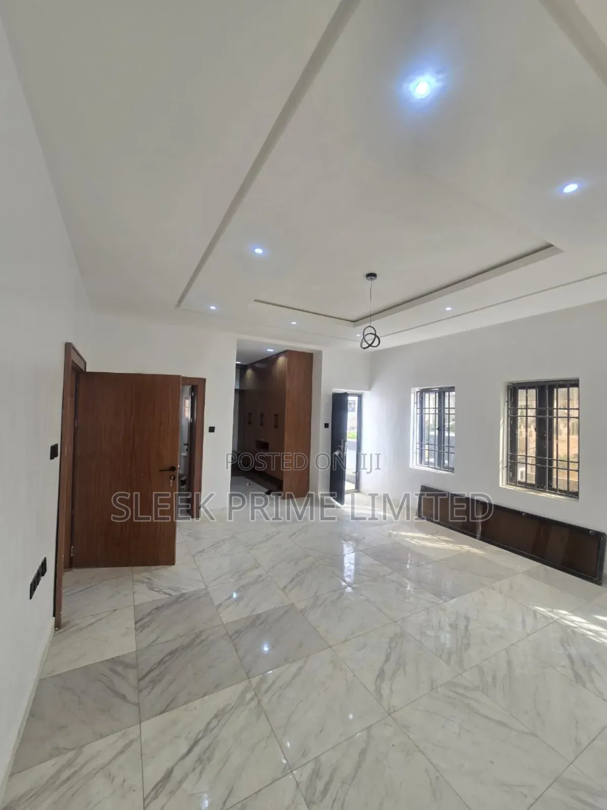 4bdrm Duplex in Lugbe District for sale in Lugbe District