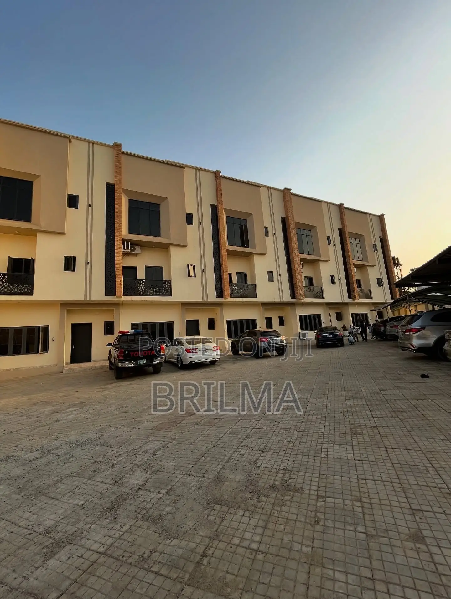 5bdrm Duplex in Jahi for sale in Jahi