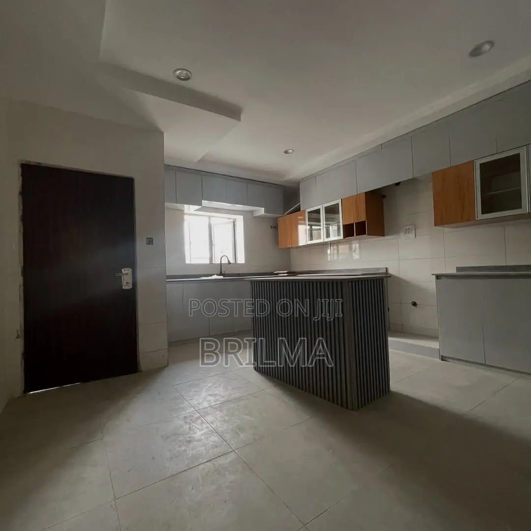 4bdrm Duplex in Kado for sale in Kado