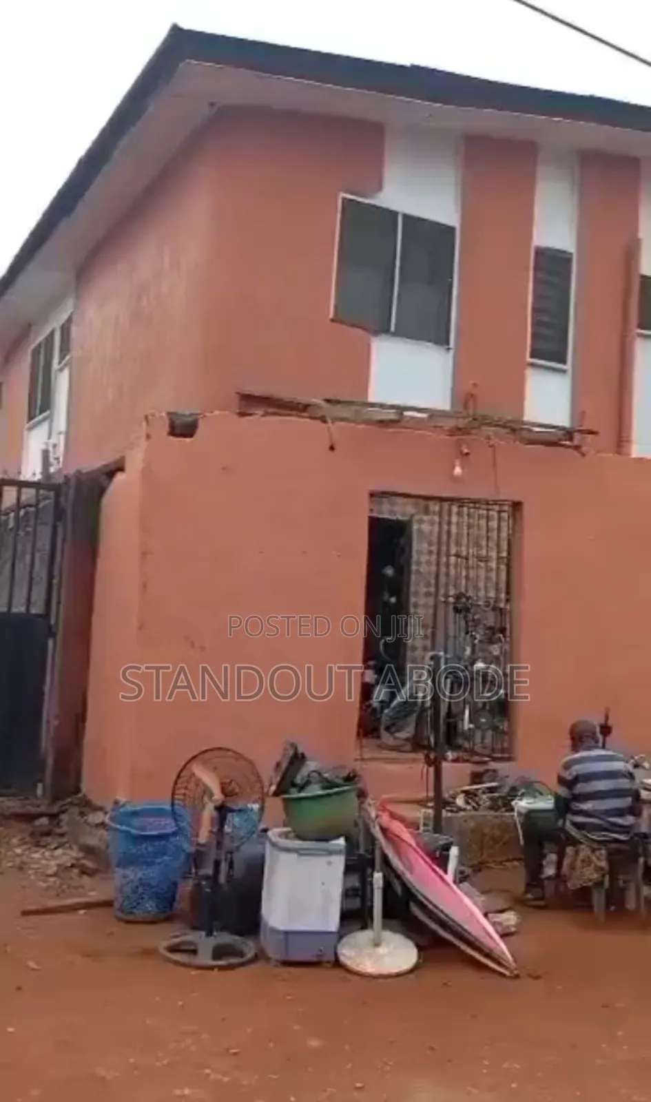 5bdrm Block of Flats in In A Secure Location, Akute Ajuwon for sale in Akute Ajuwon
