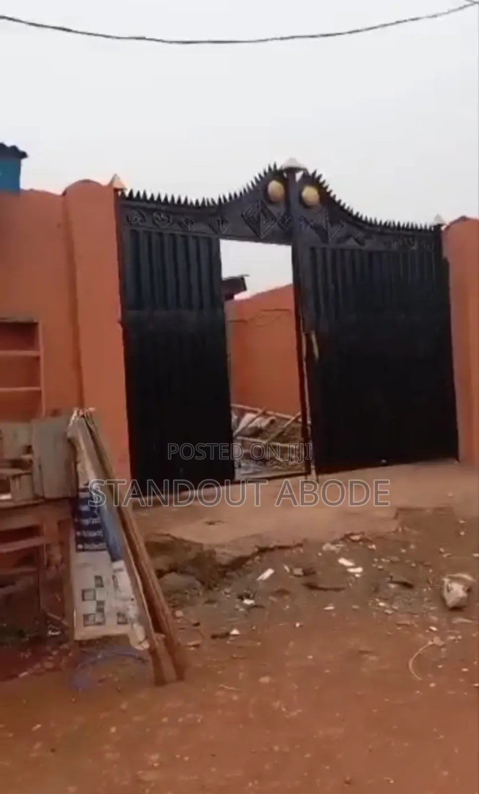5bdrm Block of Flats in In A Secure Location, Akute Ajuwon for sale in Akute Ajuwon