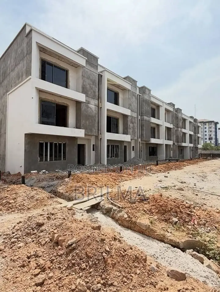 4bdrm Duplex in Mabushi for sale in Mabushi