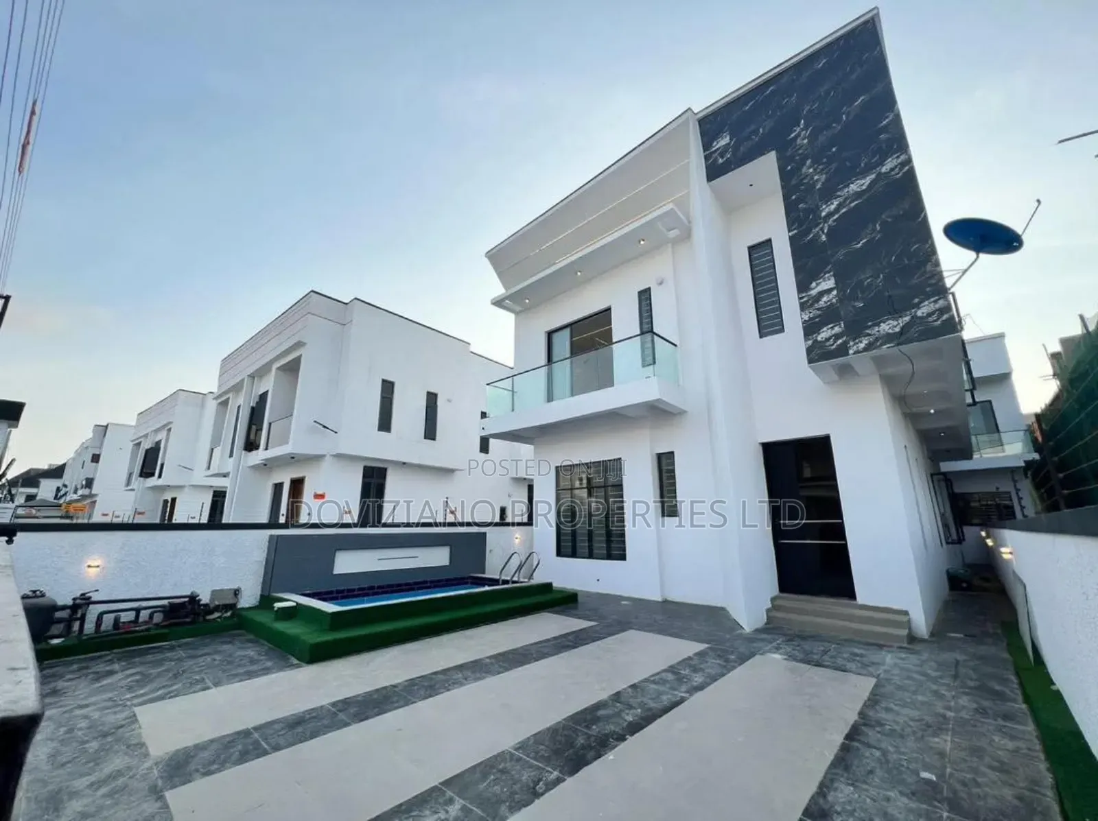 5bdrm Duplex in Ikota for sale in Ikota