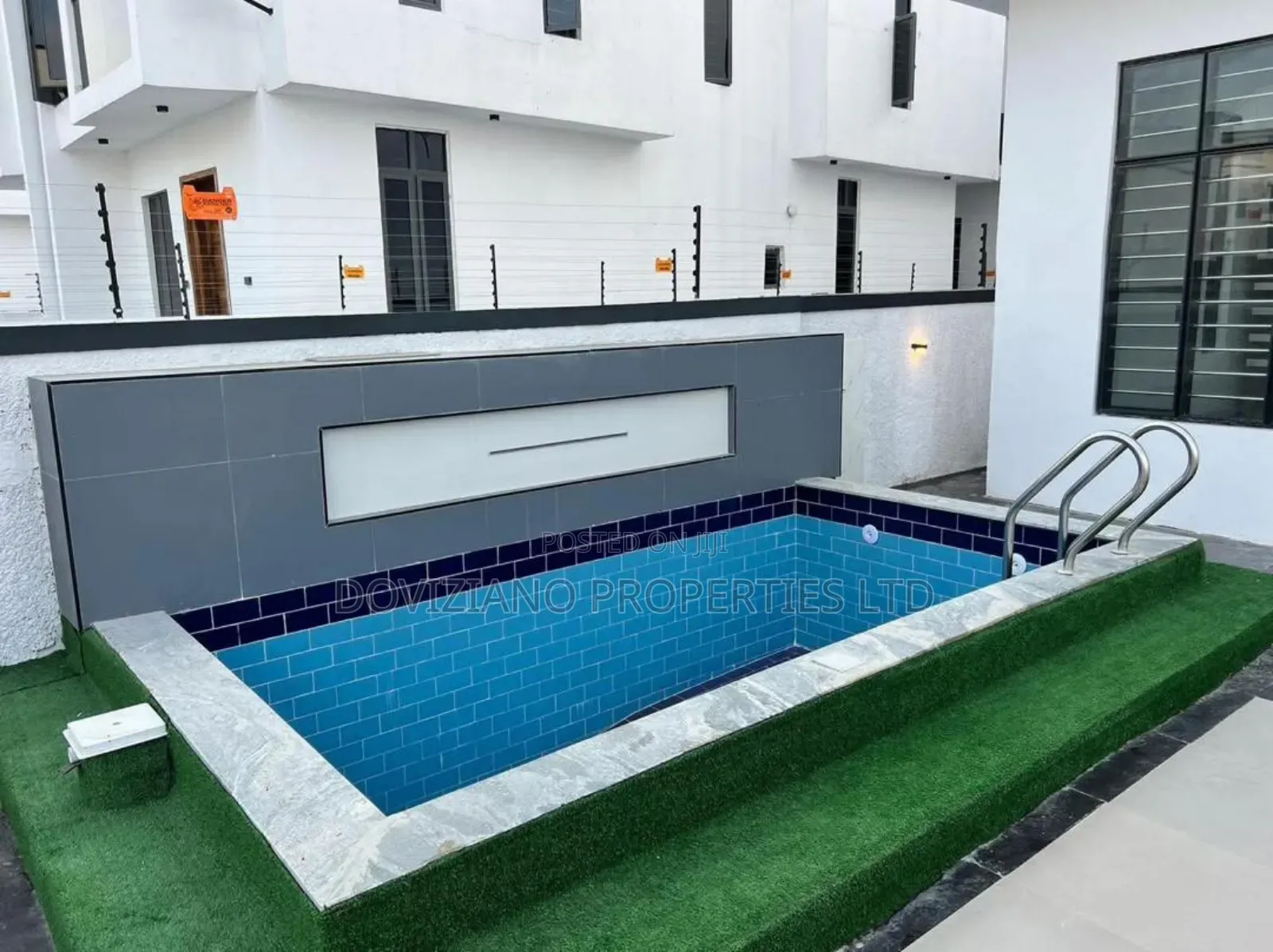 5bdrm Duplex in Ikota for sale in Ikota