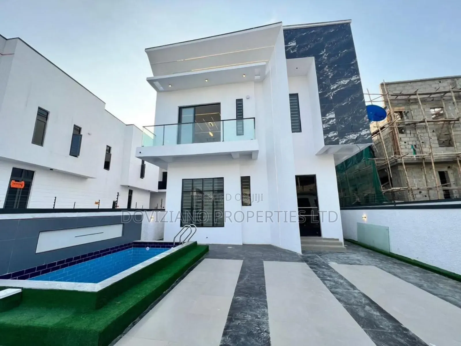 5bdrm Duplex in Ikota for sale in Ikota