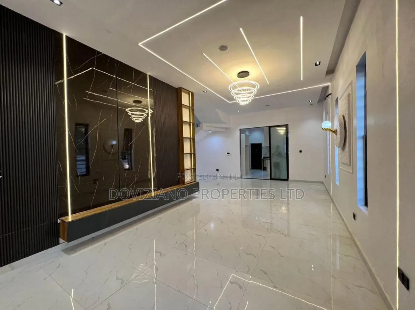 5bdrm Duplex in Ikota for sale in Ikota