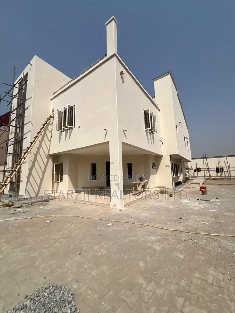 5bdrm Duplex in Wuye for sale in Wuye