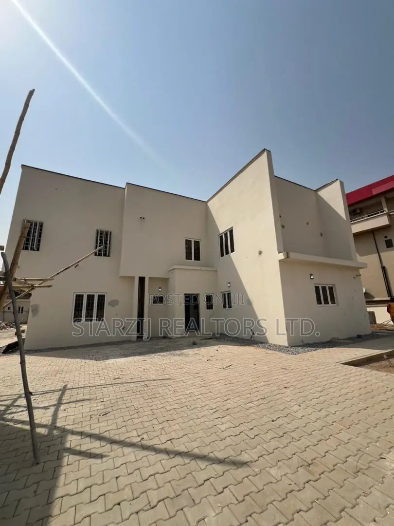 5bdrm Duplex in Wuye for sale in Wuye