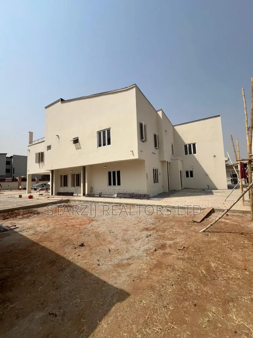 5bdrm Duplex in Wuye for sale in Wuye