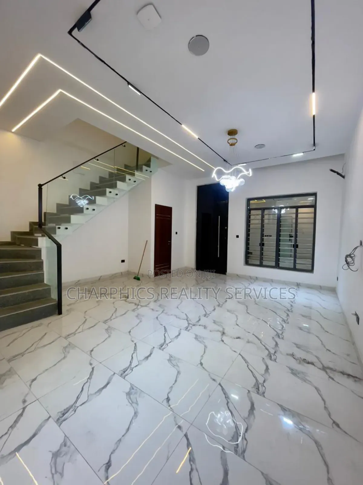 4bdrm Duplex in Osapa london for sale in Osapa london