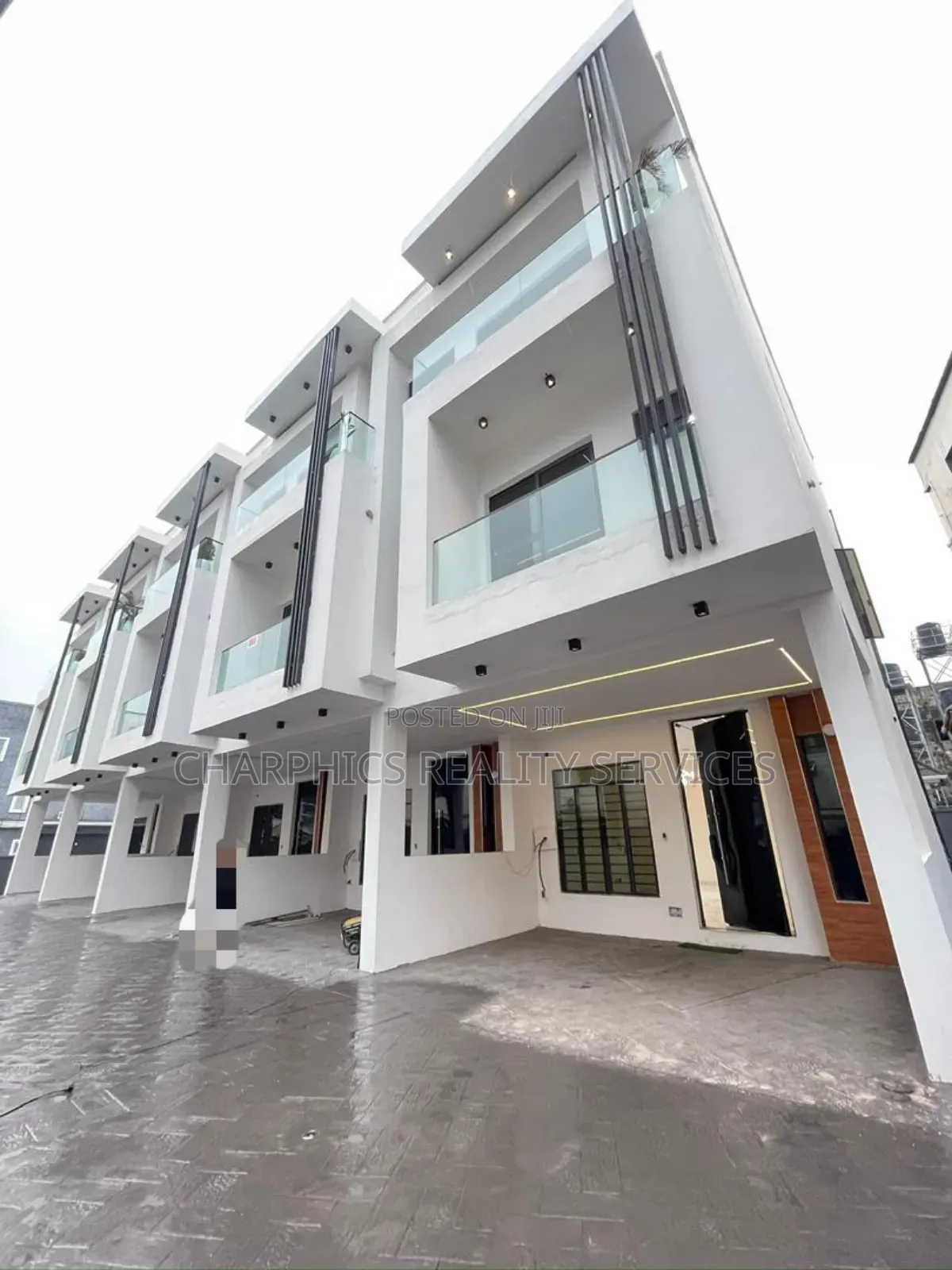 4bdrm Duplex in Osapa london for sale in Osapa london