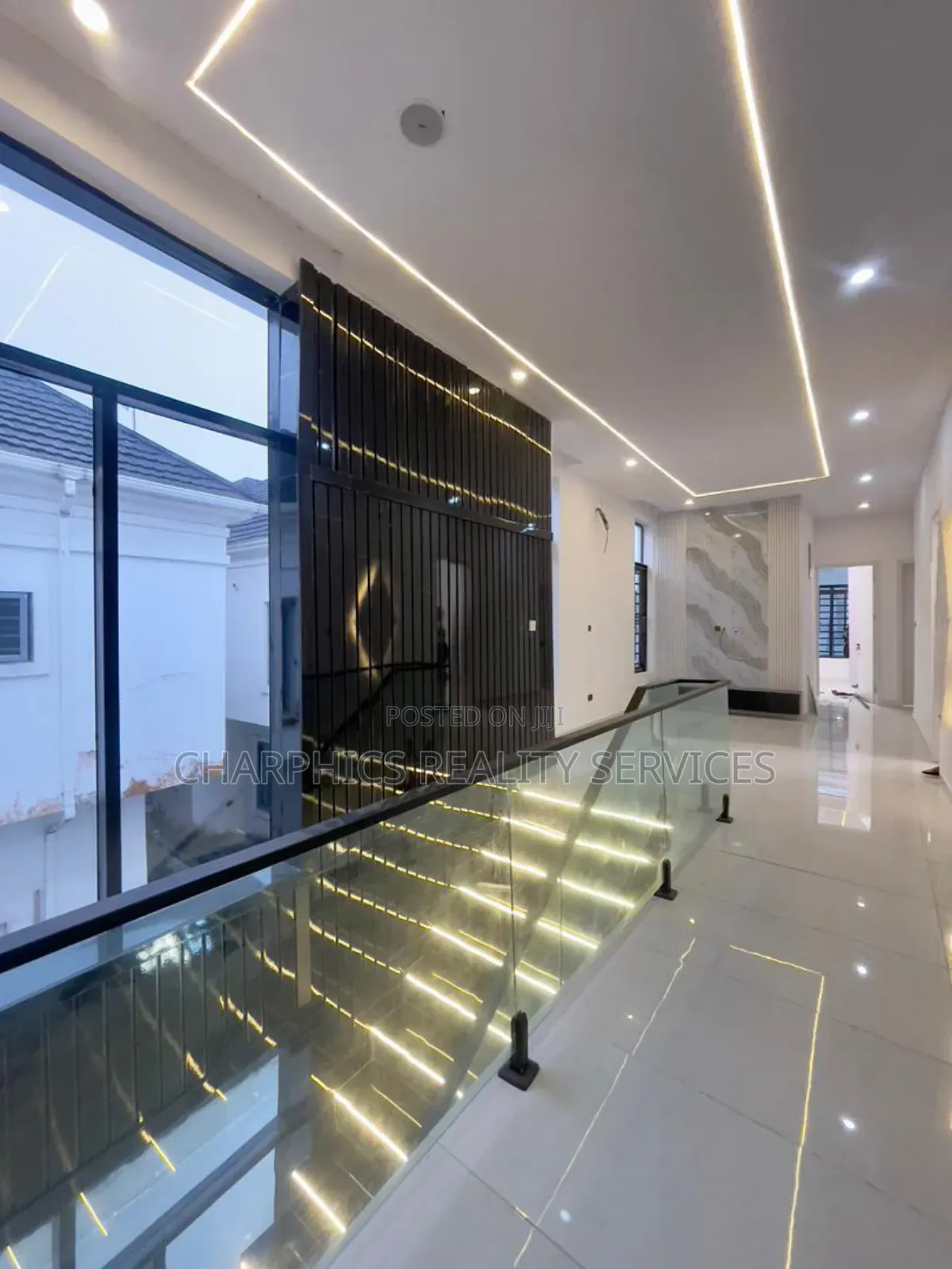4bdrm Duplex in Chevron for sale in Chevron
