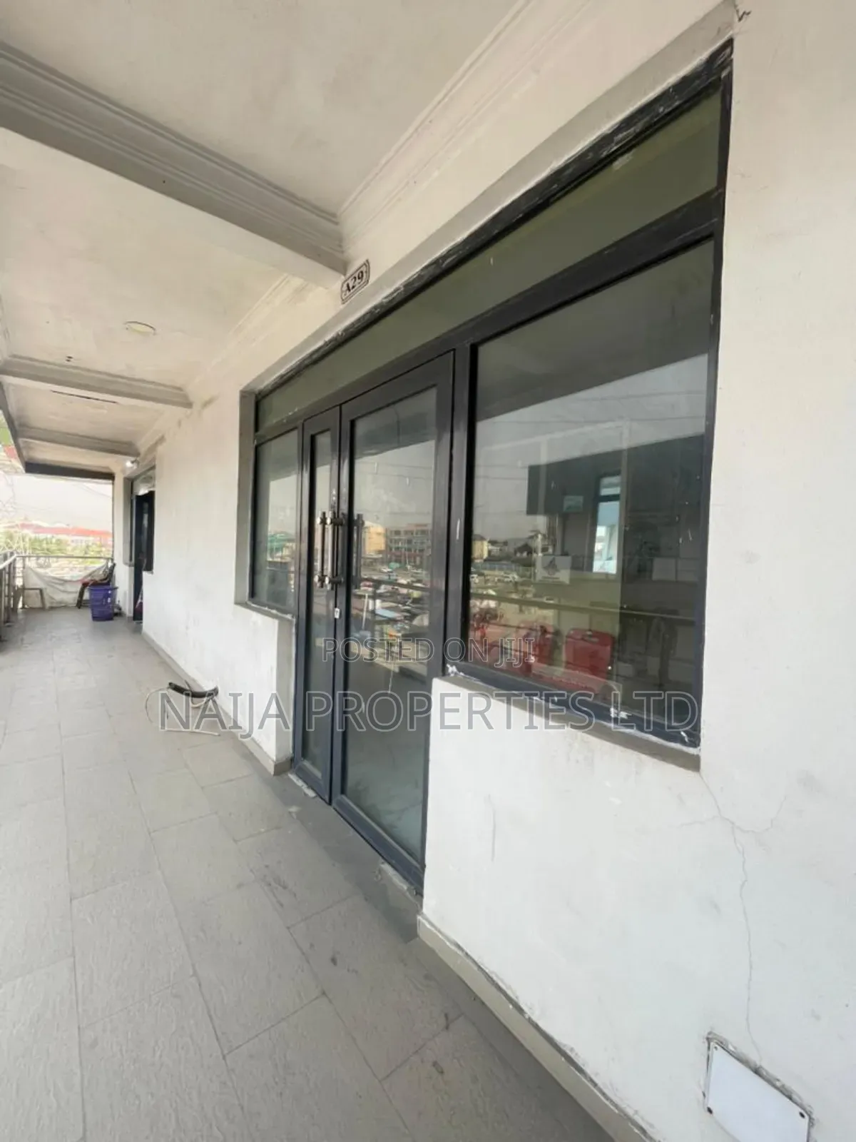 Office/Shop Space on 2nd Floor at Igboefon, Lekki for Rent in Lekki