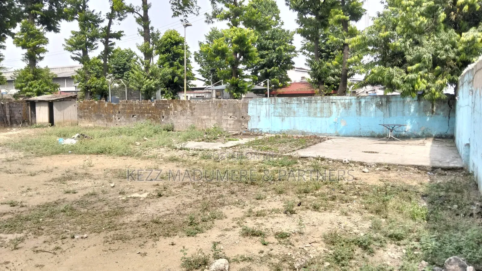 To Let / Lease : 6 Plots , Aba Road Near Eleme Junction, Ph in Port-Harcourt