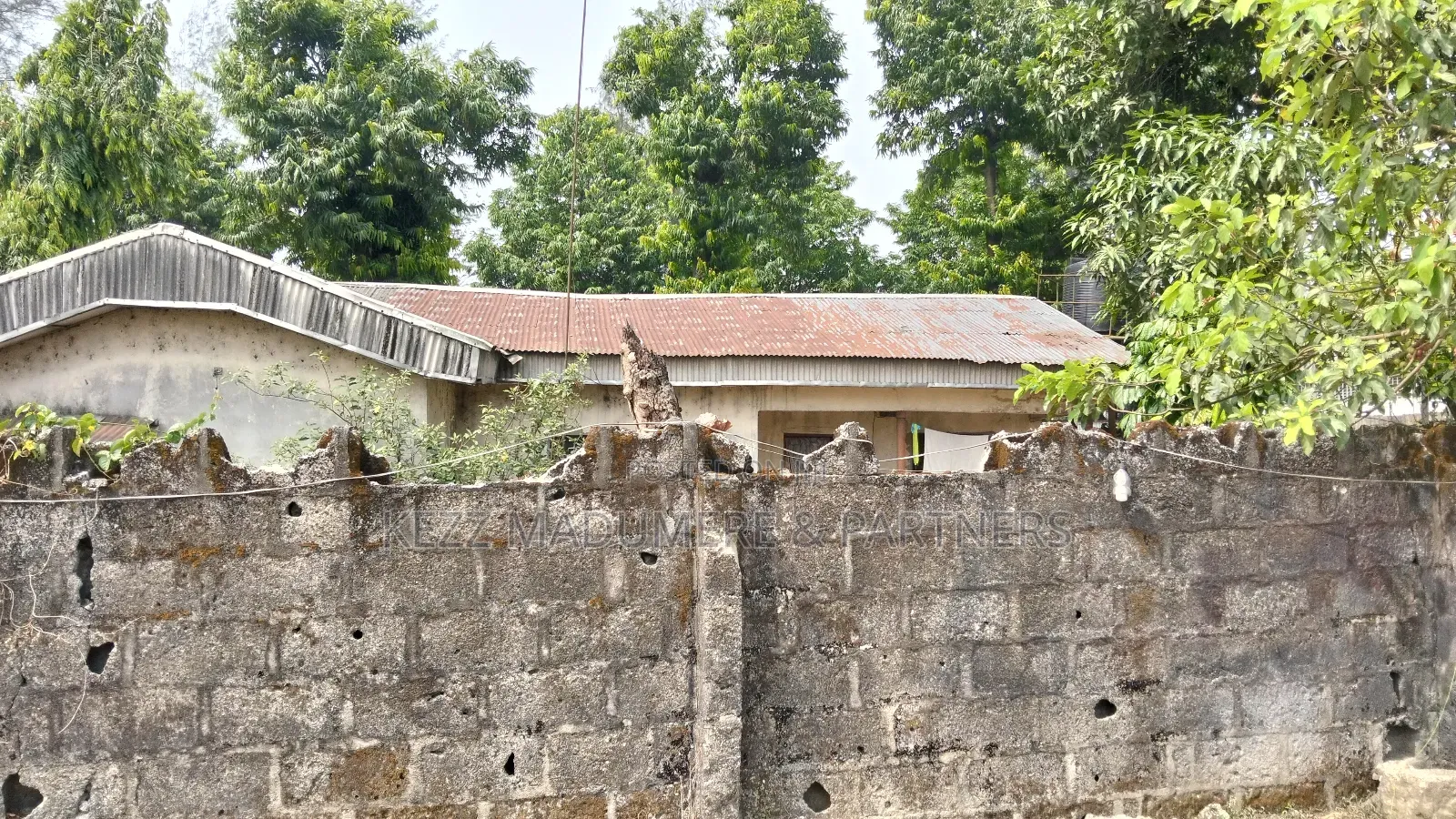 To Let / Lease : 6 Plots , Aba Road Near Eleme Junction, Ph in Port-Harcourt