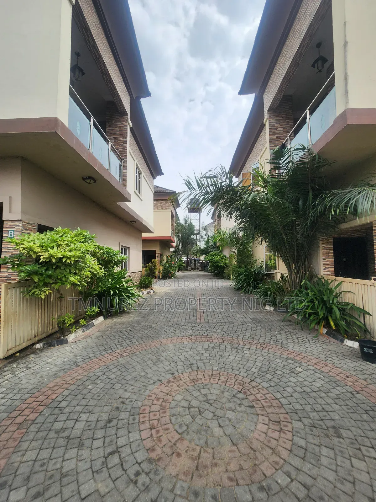 Bedroom Duplex for Rent Chevron in Chevron