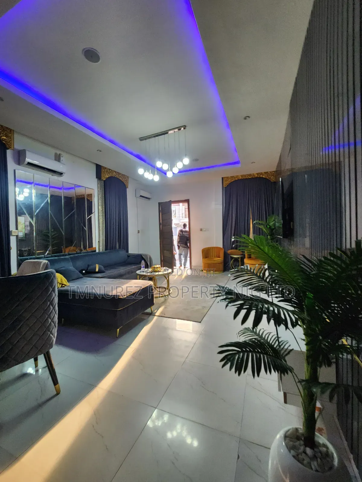 Furnished 4bdrm Duplex in Chevron for rent in Chevron