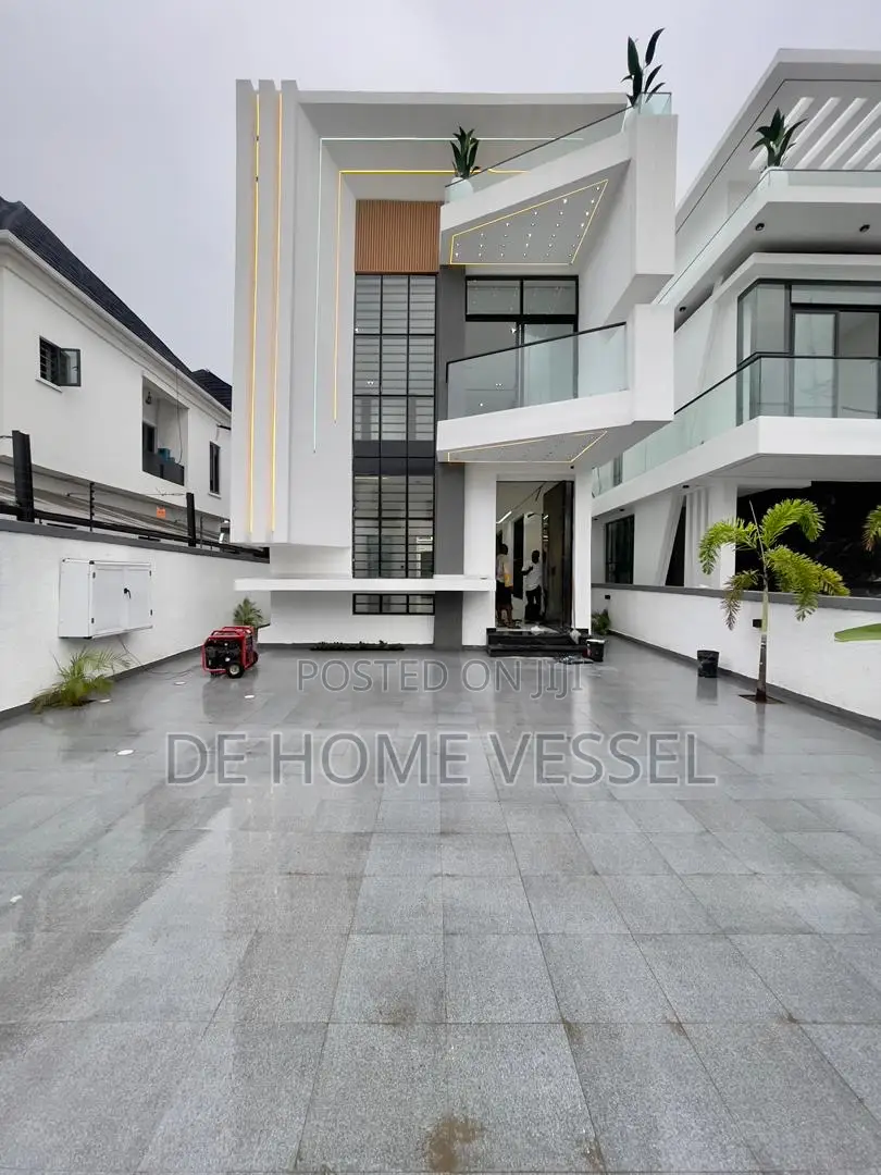 5bdrm Duplex in Chevron for sale in Chevron