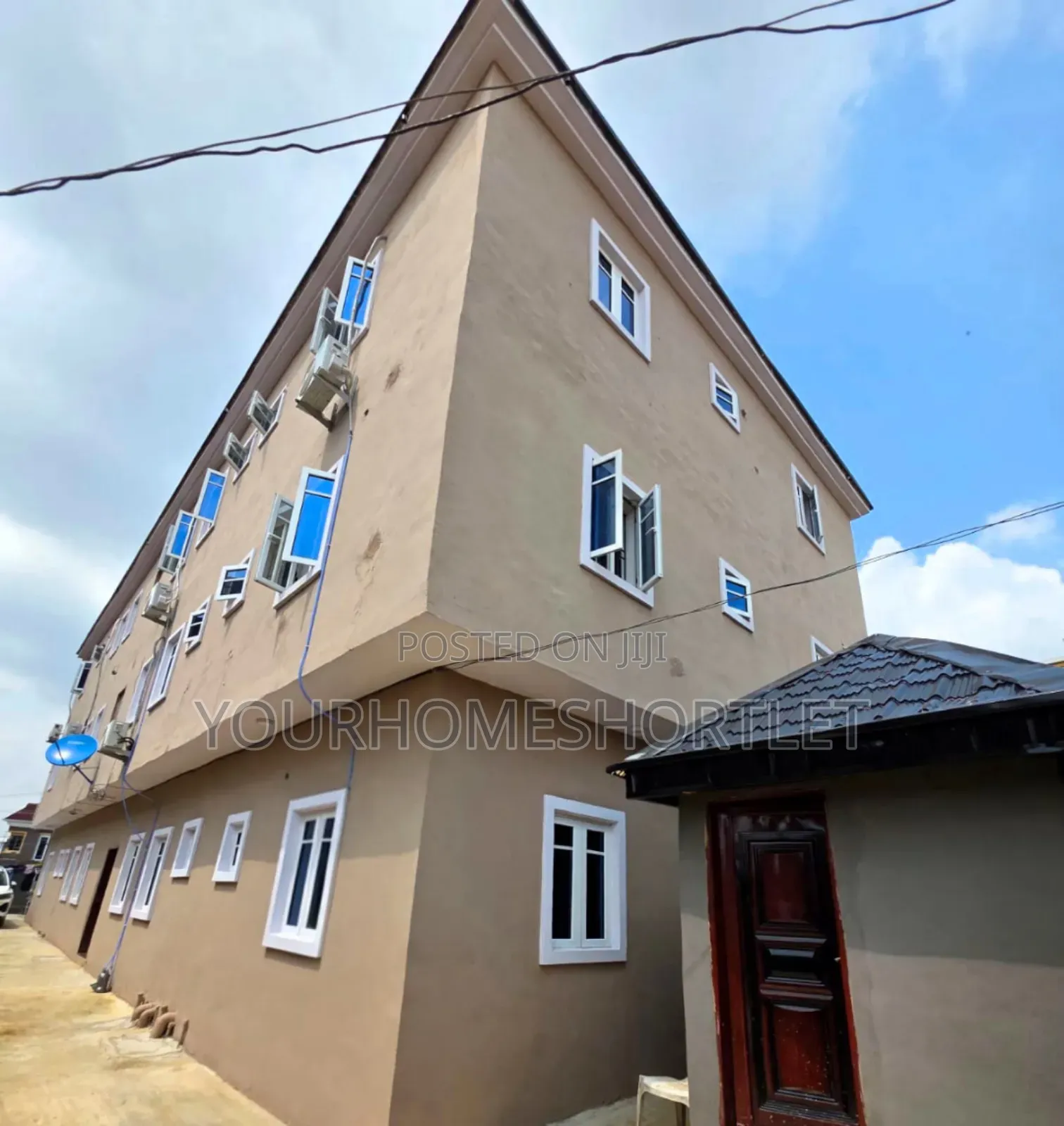 Newly Spacious 2/3 Bedroom Apartment for Daily/ Weekly Deal in Ogudu-Orioke