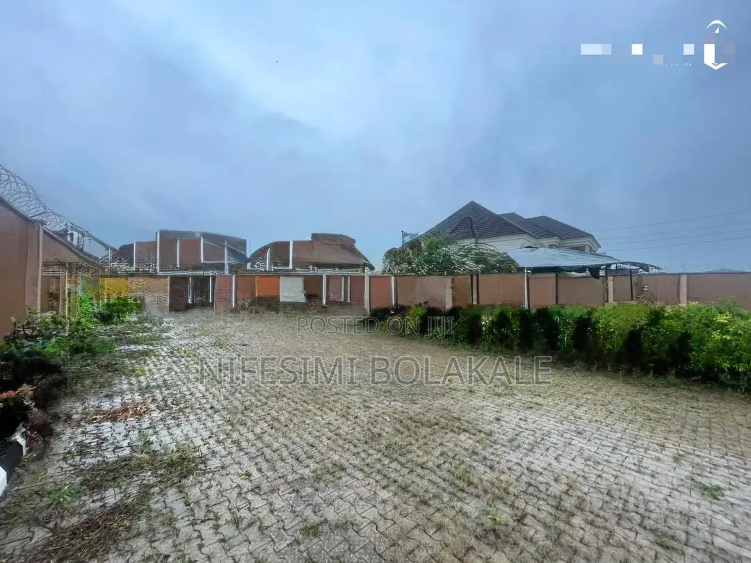 500sqm Complete Dry Land (Cut Out) at Kobiowu Crescent, Iyaganku, Ibd in Iyanganku