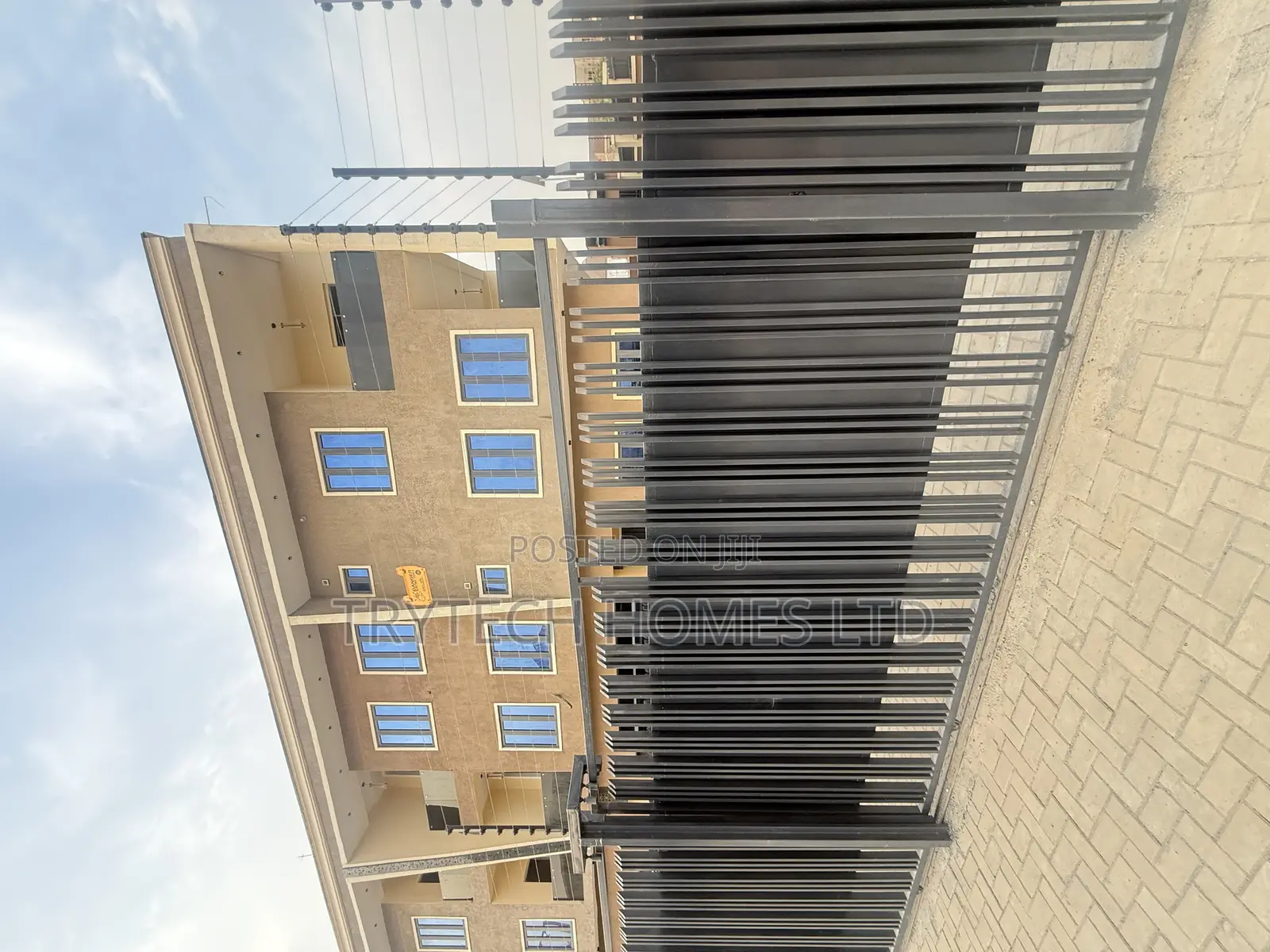 4bdrm Duplex in Lifecamp, Dape for sale in Dape