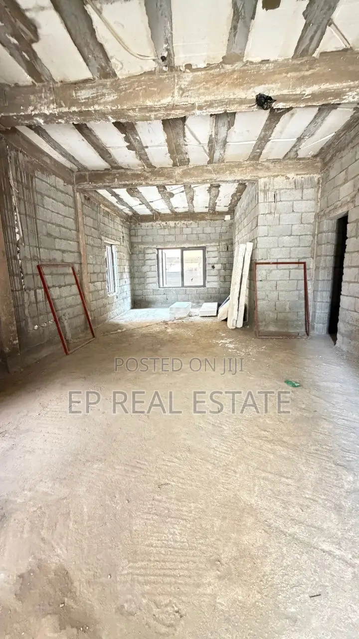 6bdrm Duplex in Apo District for sale in Apo District