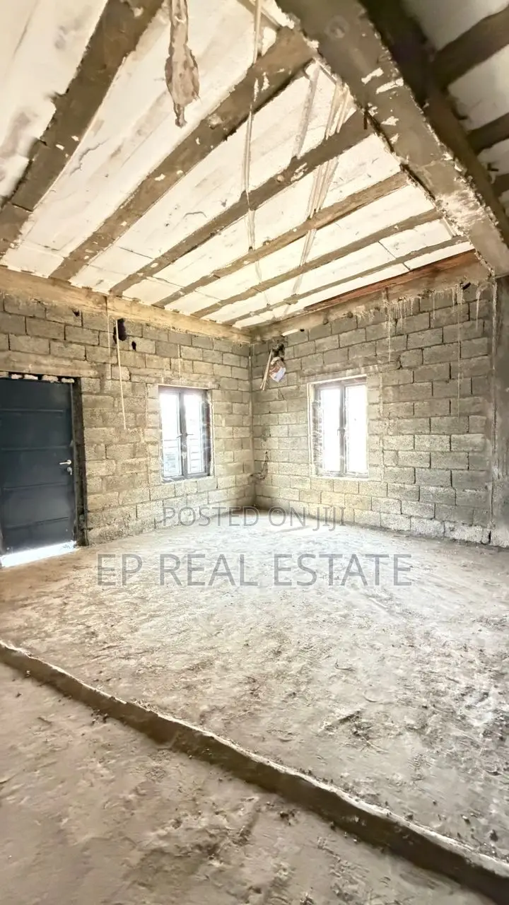 6bdrm Duplex in Apo District for sale in Apo District