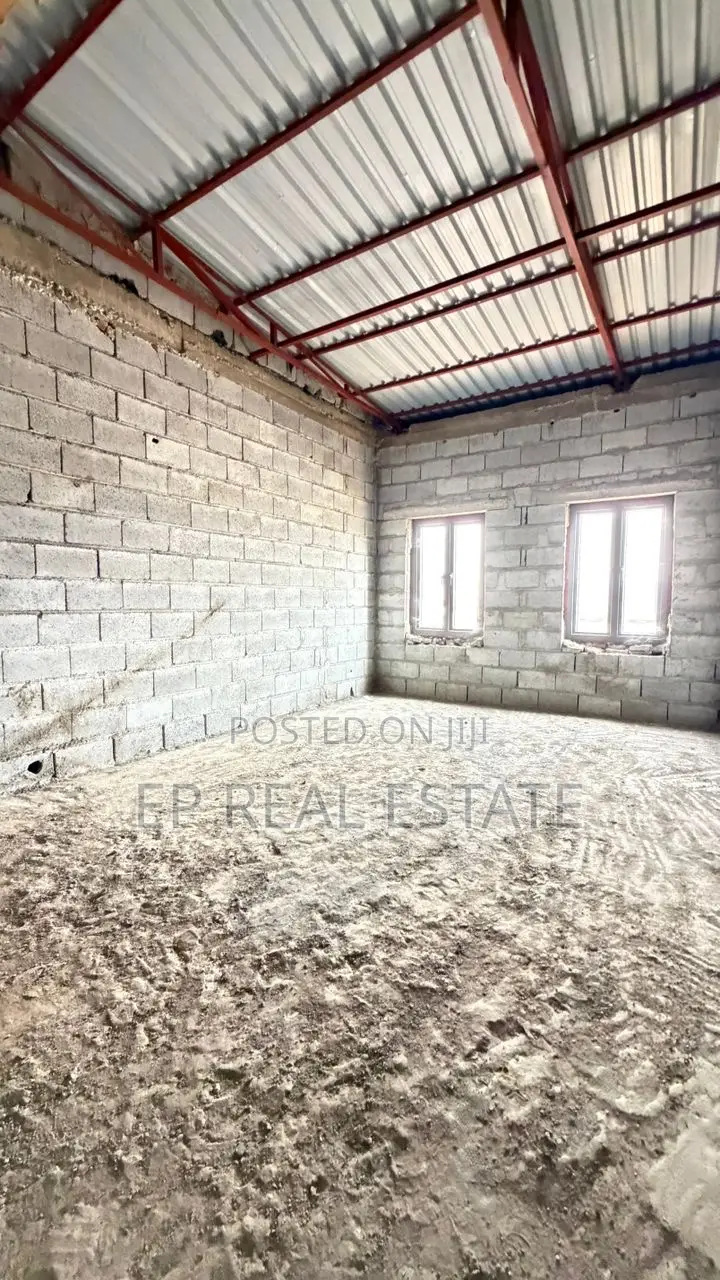 6bdrm Duplex in Apo District for sale in Apo District