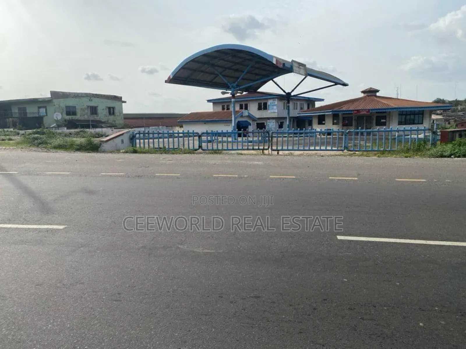 A Filling Station on 4 Plots, at Challenge Ibadan in CHallenge / Ibadan
