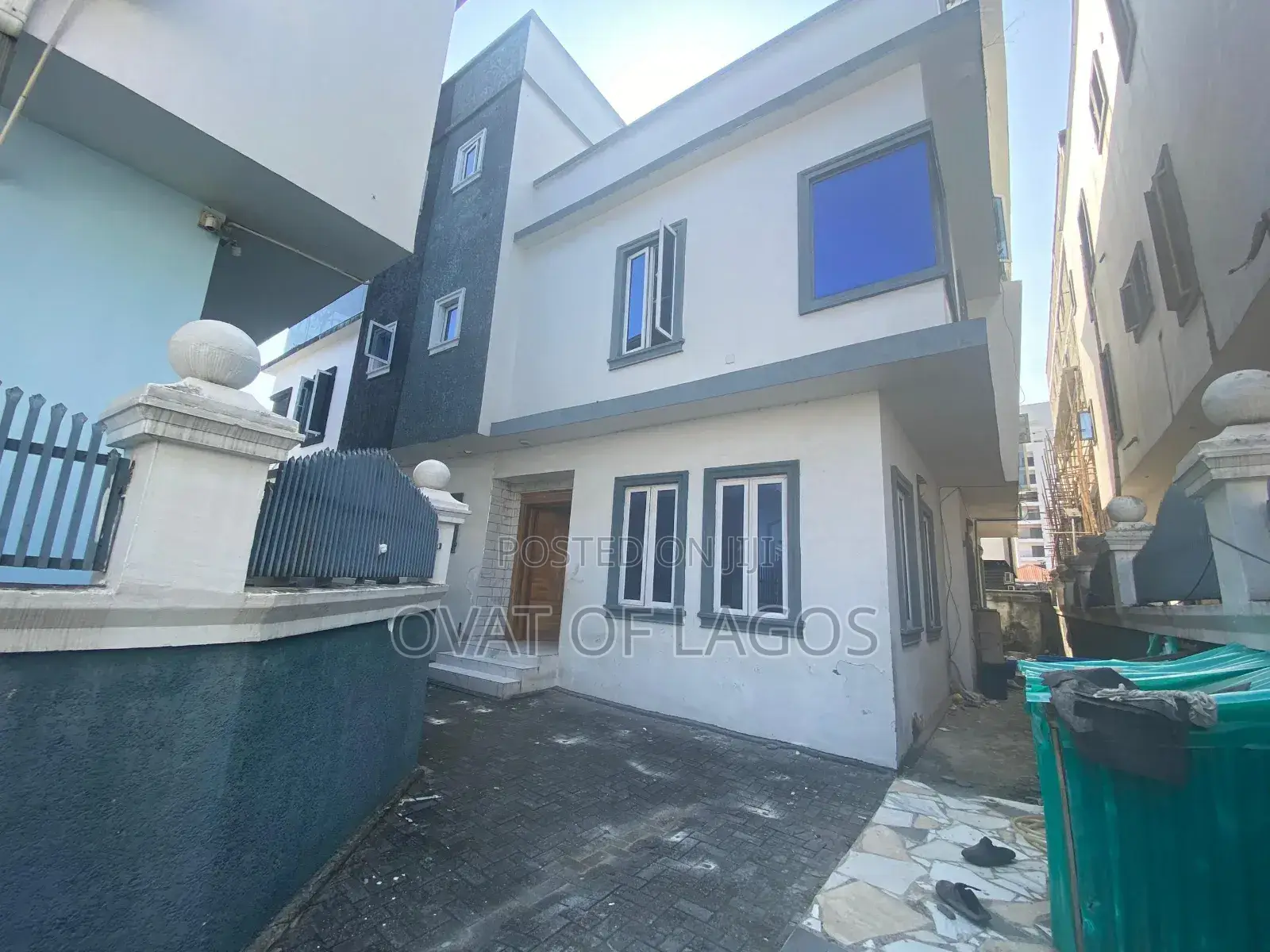 5bdrm Duplex in Lekki Phase 1 for sale in Lekki Phase 1