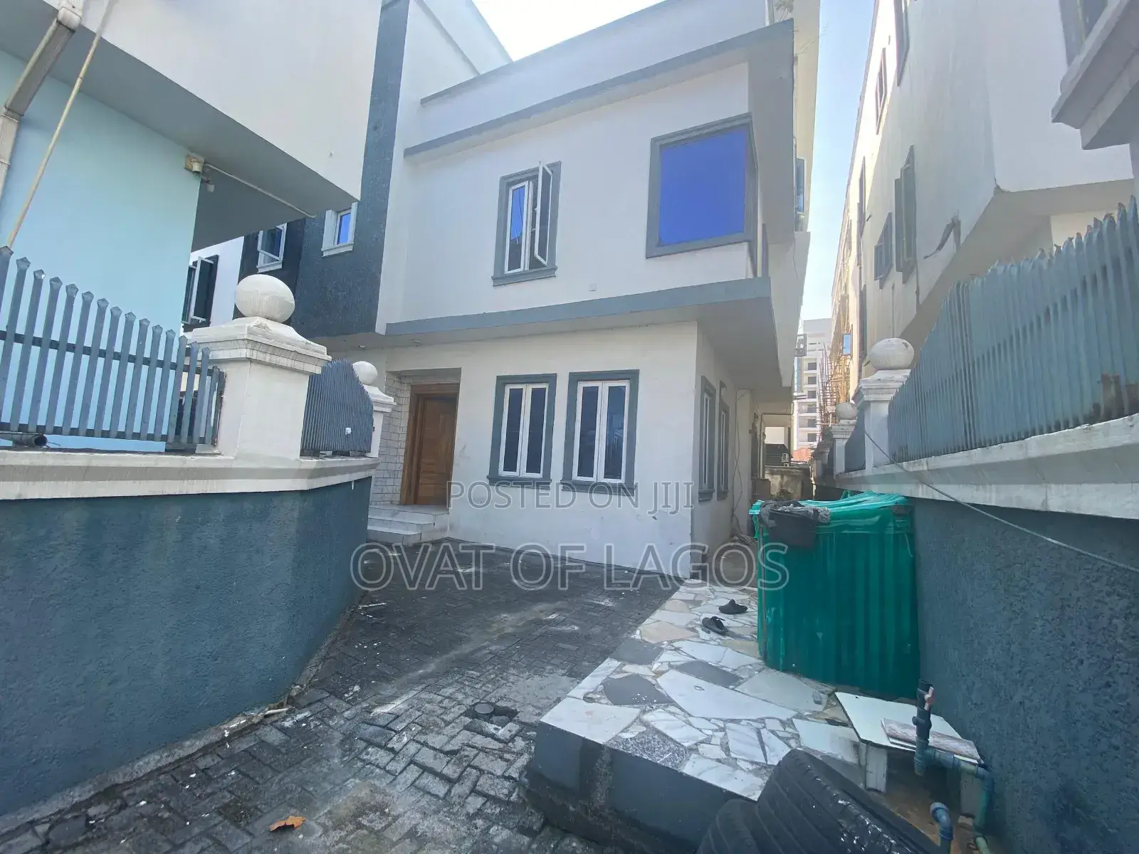 5bdrm Duplex in Lekki Phase 1 for sale in Lekki Phase 1