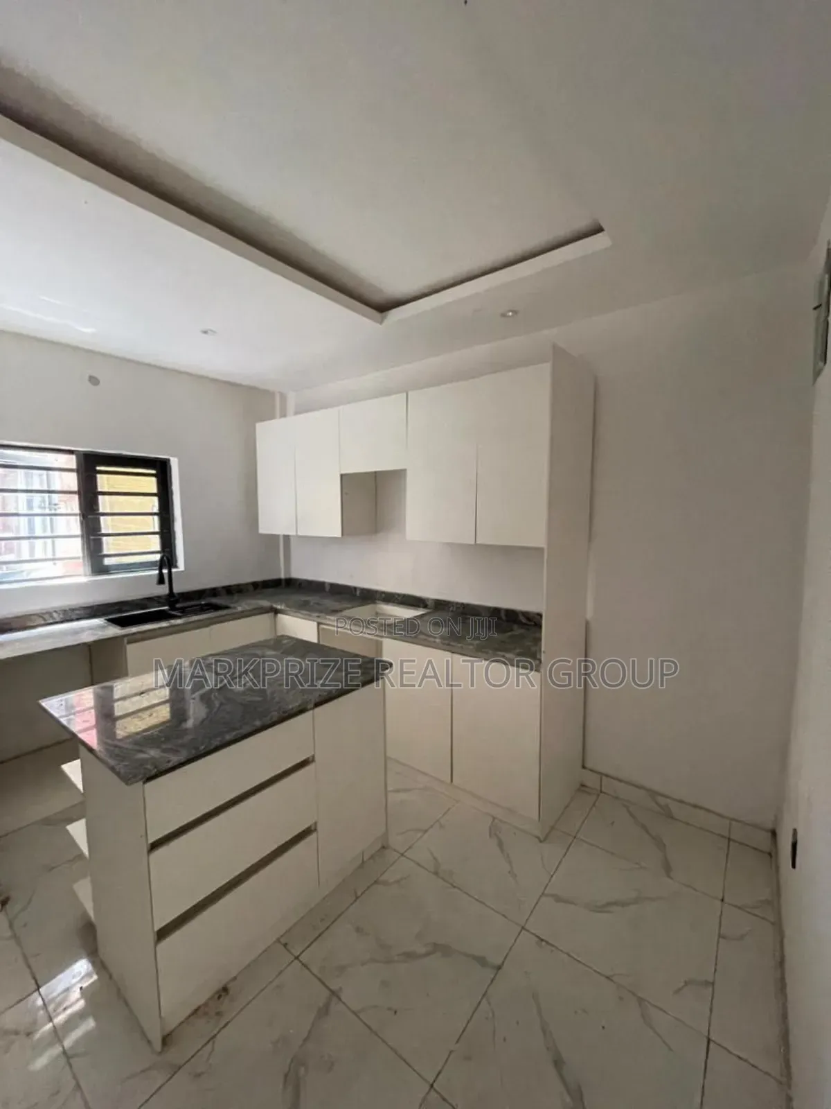 3bdrm Apartment in Yaba Lagod for sale in Yaba