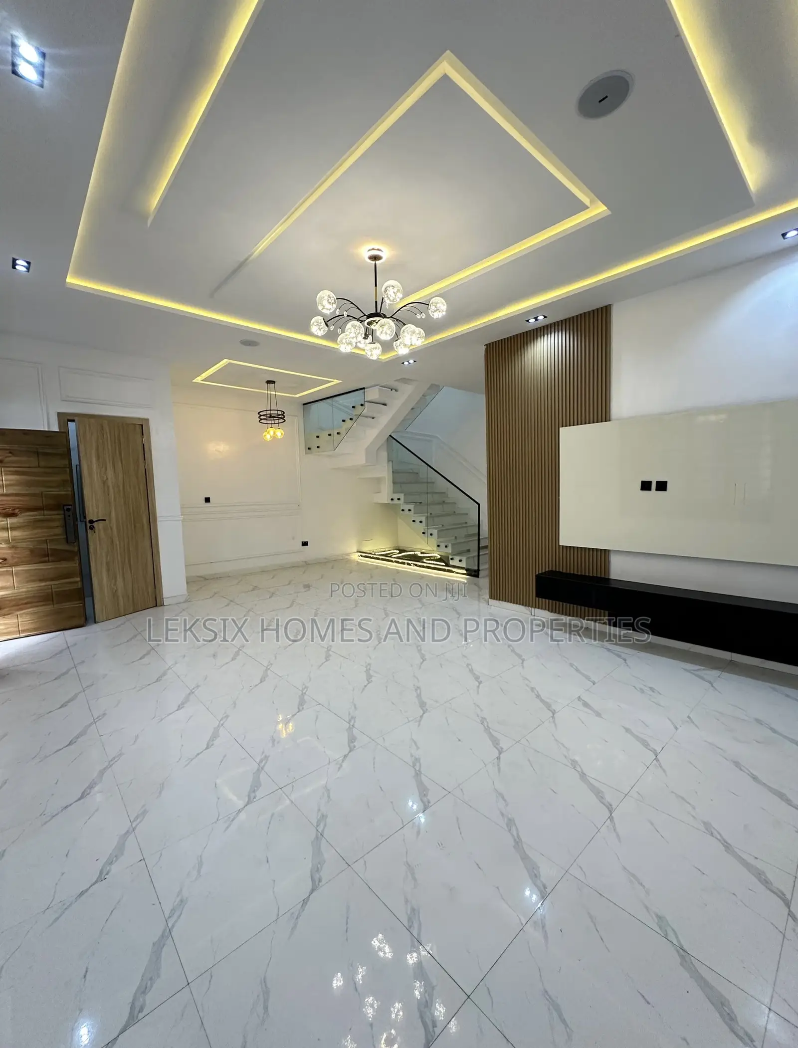 4bdrm Duplex in A Well Secured, Lekki Phase 2 for sale in Lekki Phase 2