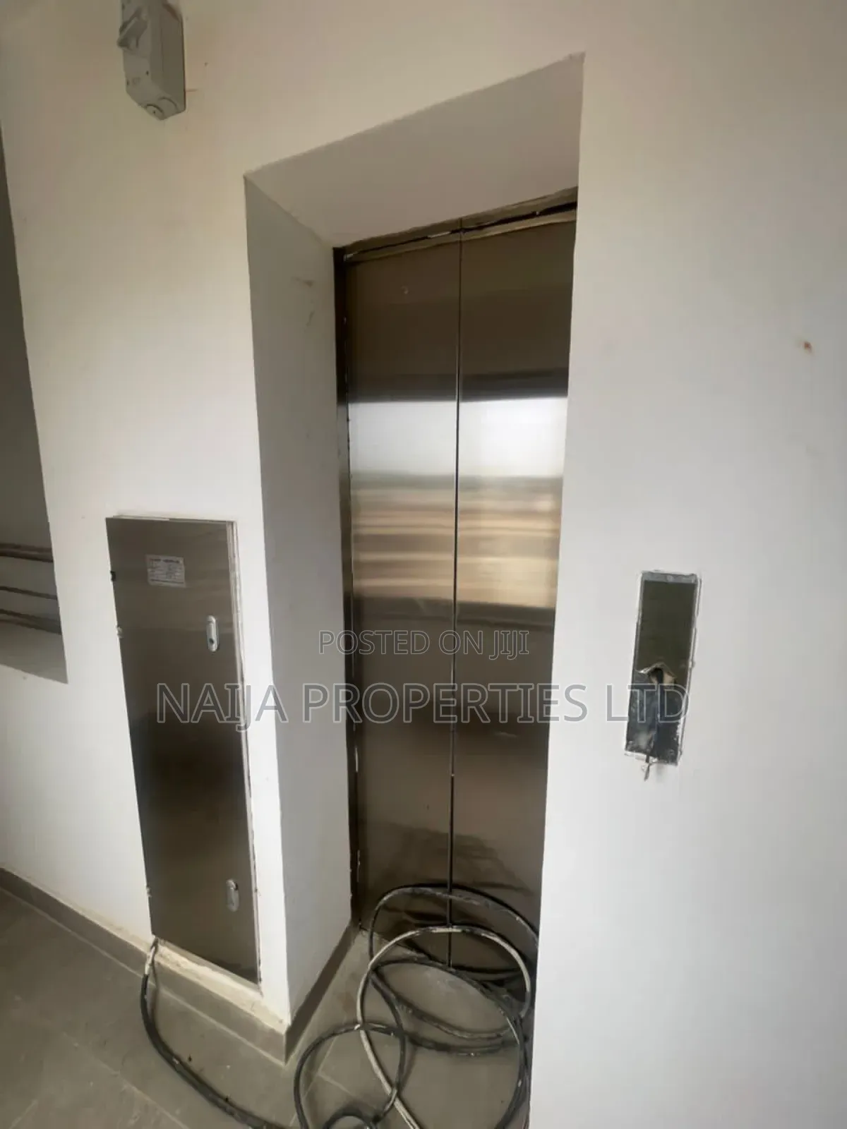 2bdrm Apartment in Off Awolowo Rd, Ikoyi for sale in Ikoyi