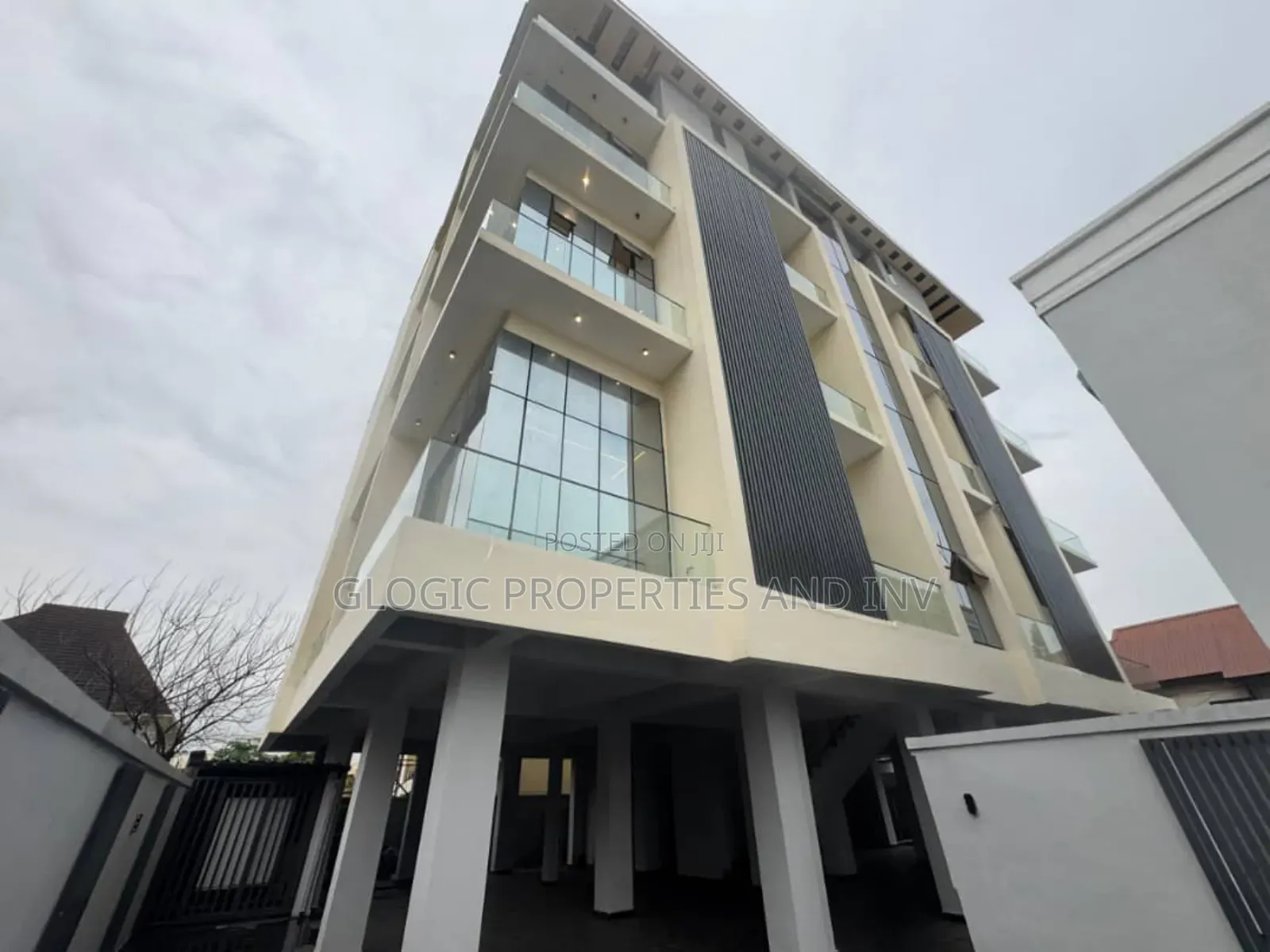 Furnished 3bdrm Apartment in Lekki Phase 1 Estate for sale in Lekki Phase 1