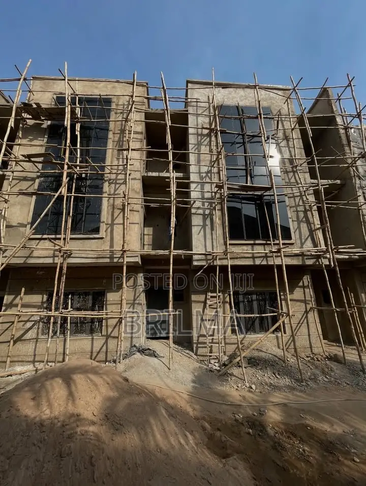 4bdrm Duplex in Jahi for sale in Jahi