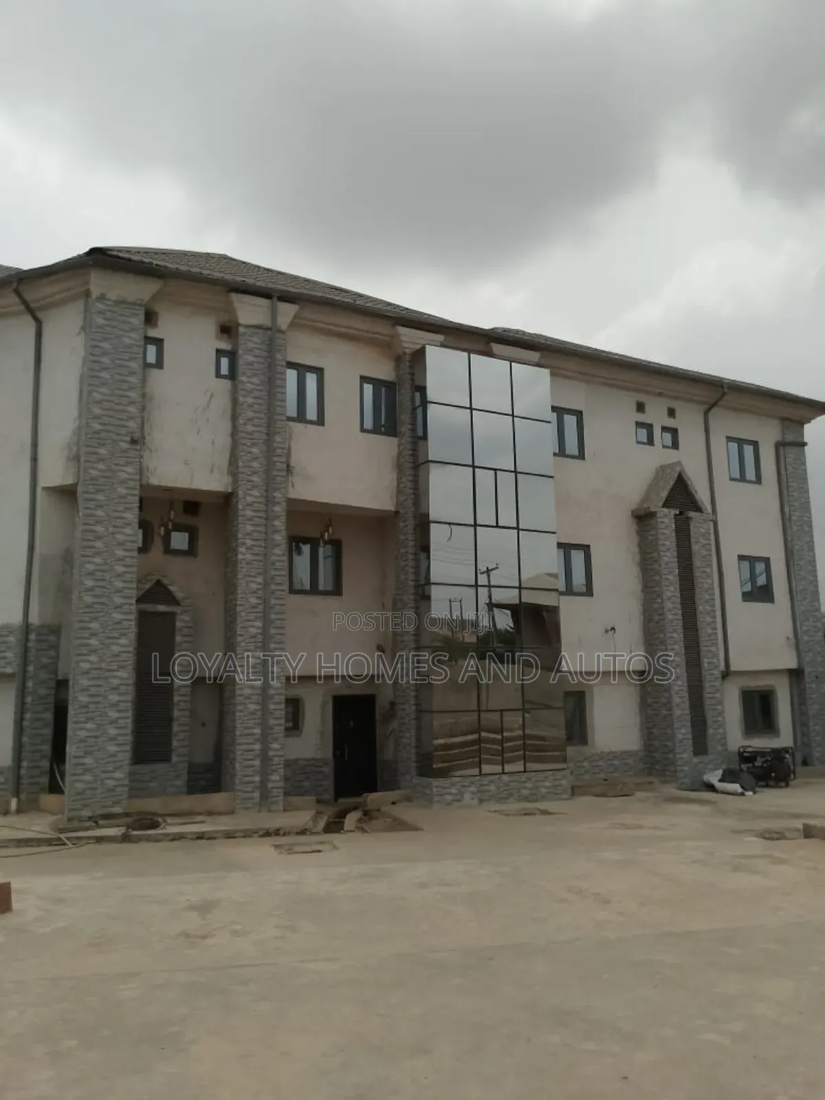 Hotel for Sale in Obafemi-Owode